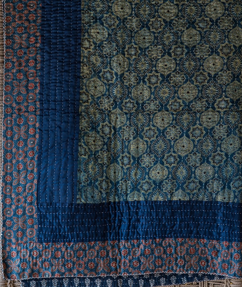 Double Silk Applique Quilts