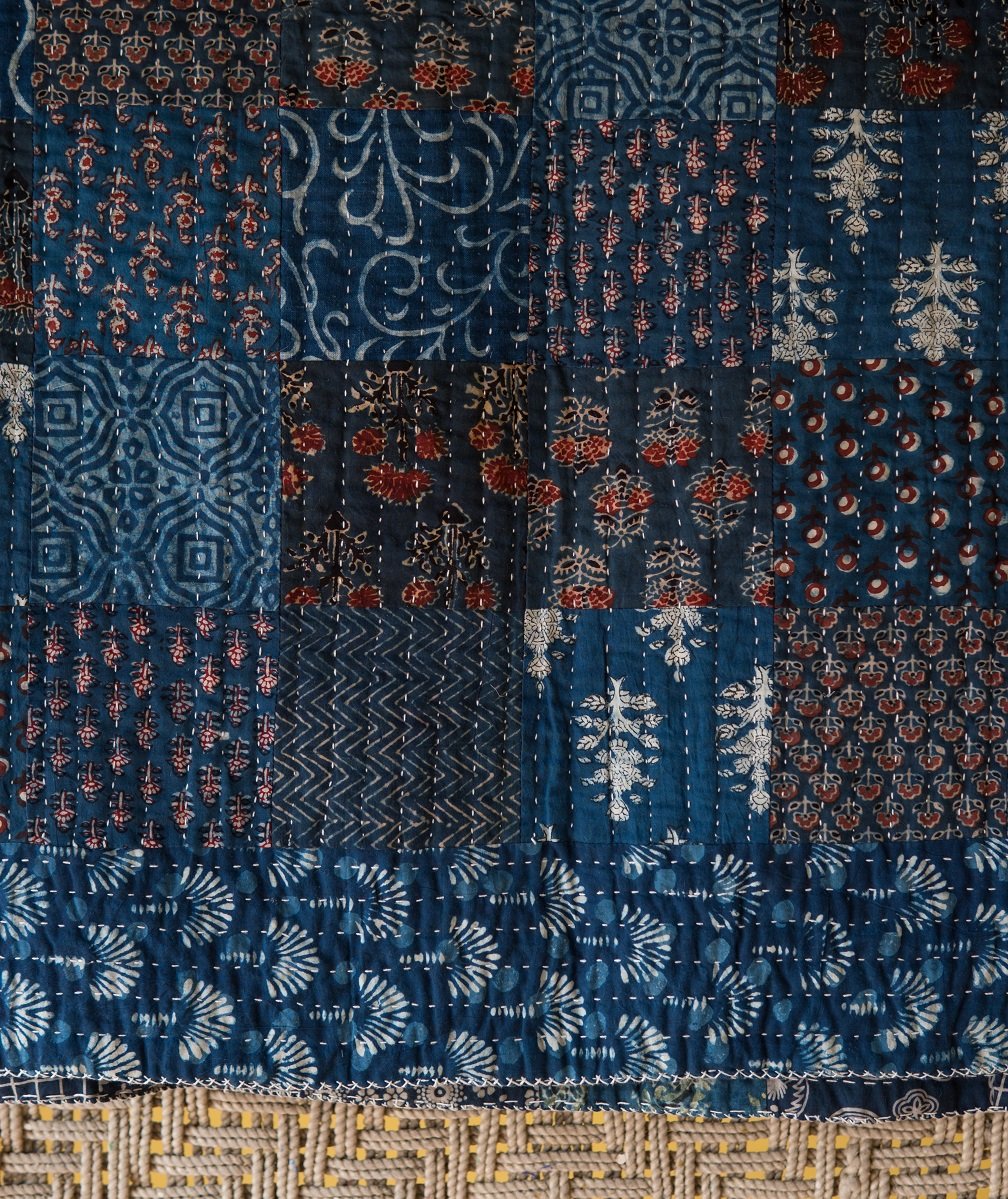 Double Silk Applique Quilts