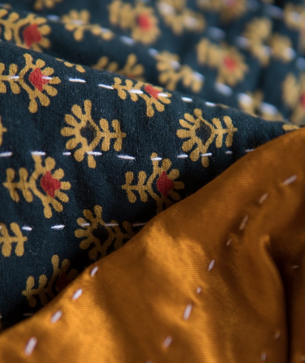 Double Silk Applique Quilts