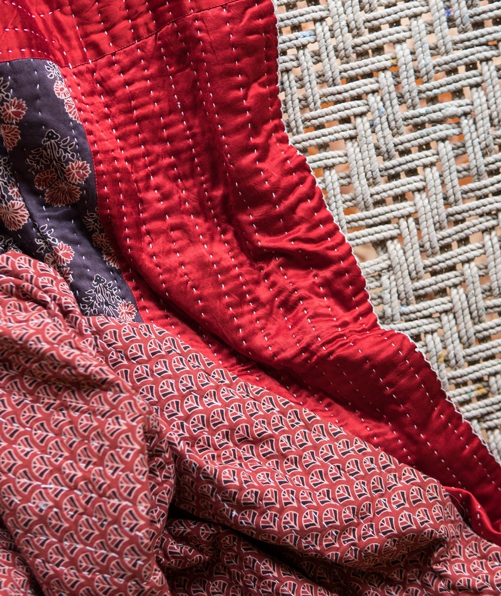 Double Silk Applique Quilts