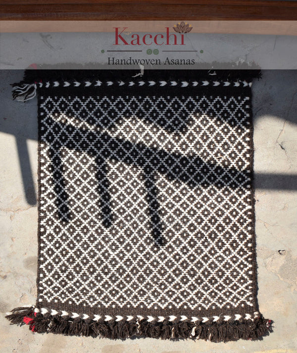 KACCHI WOOLEN ASANAS (18*18 In)