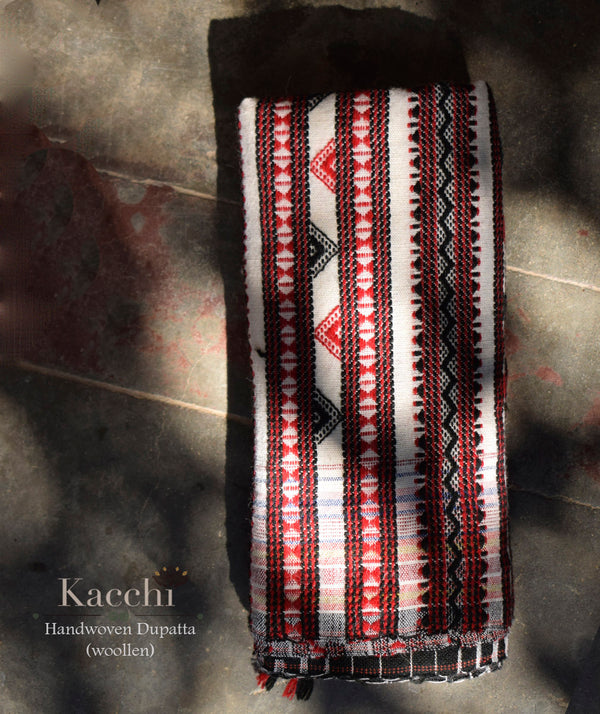 KACCHI WOOLEN HANDWOVEN STOLE