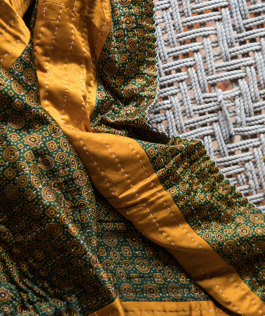 Single Silk Applique Quilts