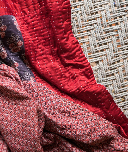 Double Silk Applique Quilts