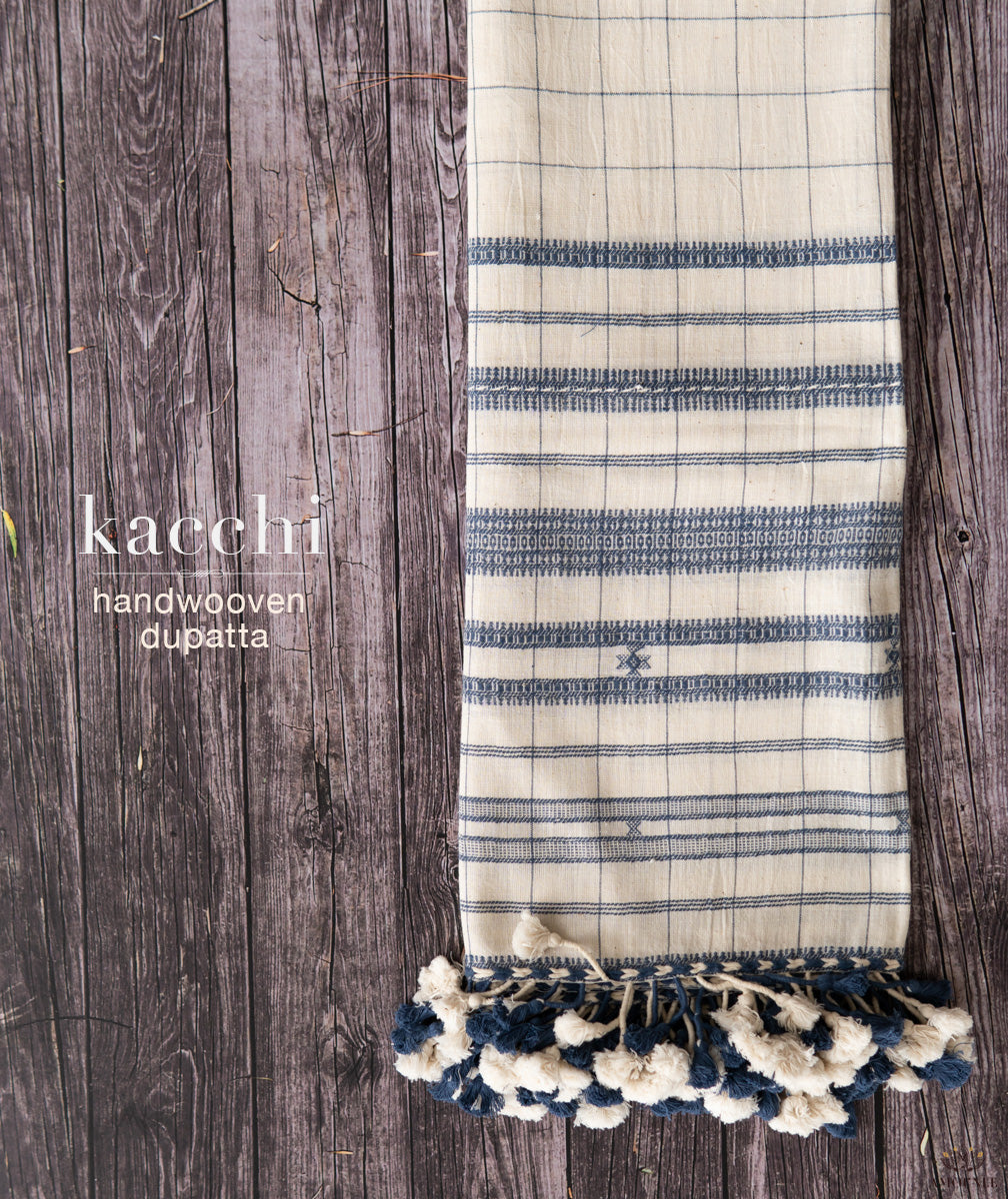 AMOUNEE-Buy kacchi work dupattas online – AMOUNEE - Handloom & Handicraft